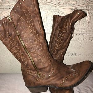 Size 11 coconuts cowgirl boots